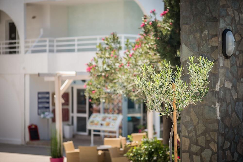 Anika Studios ฟาลิรากี ภายนอก รูปภาพ